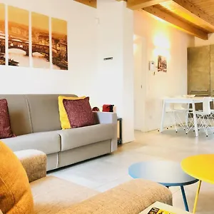 Apartment Stepandgo Navigli, Mailand